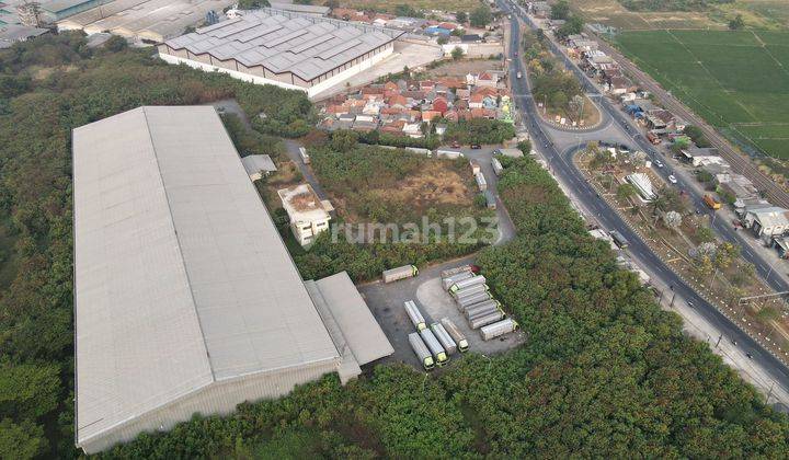 DIJUAL TANAH ada Bangunan Gudang Pinggir Jalan di Lemah Abang, Cikarang Jawa Barat 1