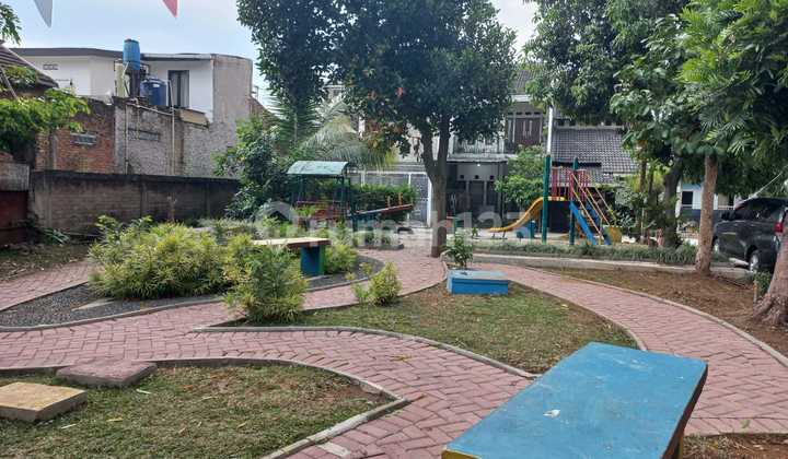 Serene Corner House for Sale at the Most Affordable Price in Front of the Park 1