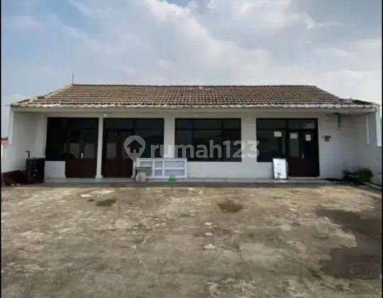 Rumah 2,5 lantai ( kopo )
Lokasi strategis 2