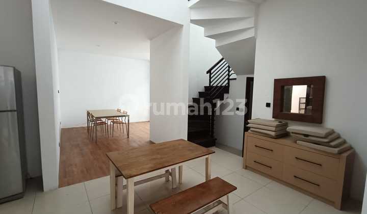 Disewakan Rumah Semi Furnished Setramurni Asri Disewakan Rumah Semi Furnished Setramurni Asri