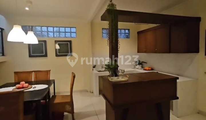 Dijual/disewa Rumah Cantik 2 Lantai Semi Furnished 2
