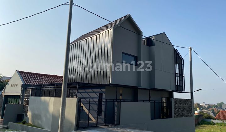 Dijual Cepat Jarang Ada! Rumah Cantik Design Industrial, Bukit Ligar