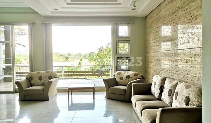 Rumah Villa Exclusive!
di Kota Baru Parahyangan
view Depan Taman / Belakang View Danau Rumah Villa Exclusive!
di Kota Baru Parahyangan
view Depan Taman / Belakang View Danau