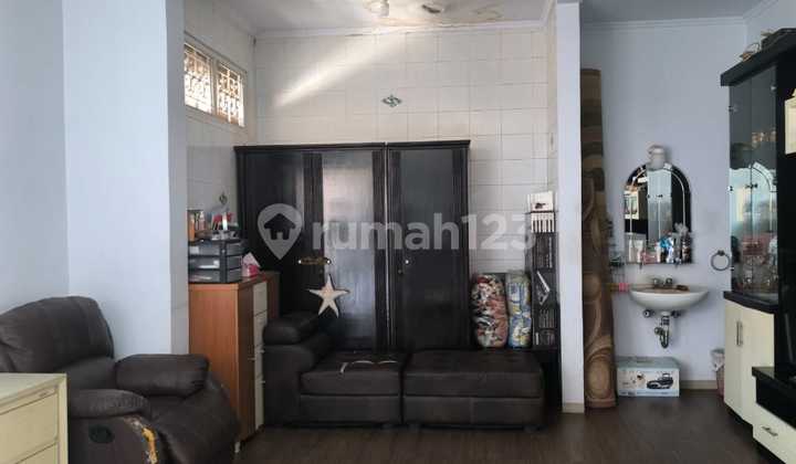 Kurdish Residence, Well-Maintained Building with Minimal Renovation Needed in a Complex. 2