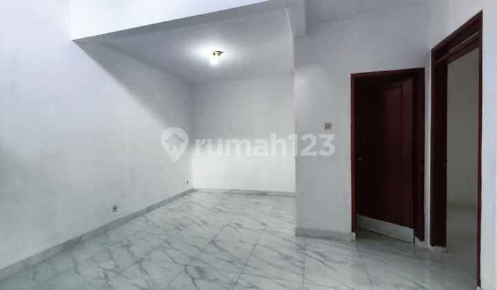 Disewakan Rumah 2 Lantai Siap Huni Komplek Cluster Cigadung