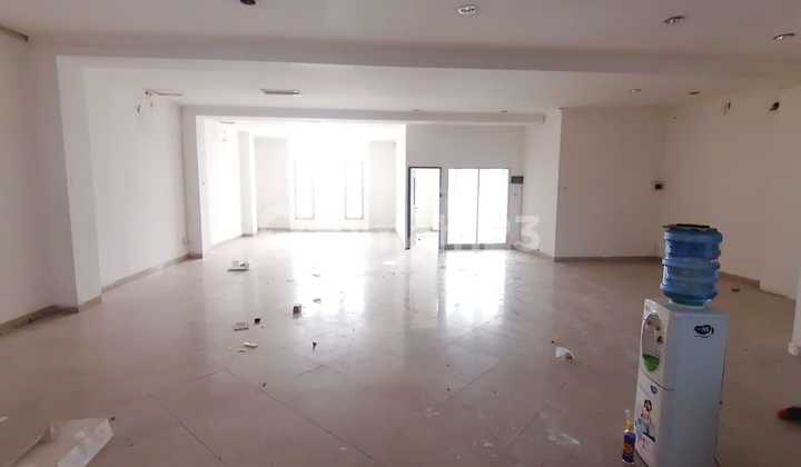 Ruang Usaha/kantor Luas Mainroad Soekarno Hatta