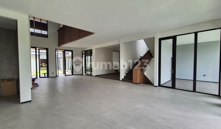 For Sale: Elegant House in KBP