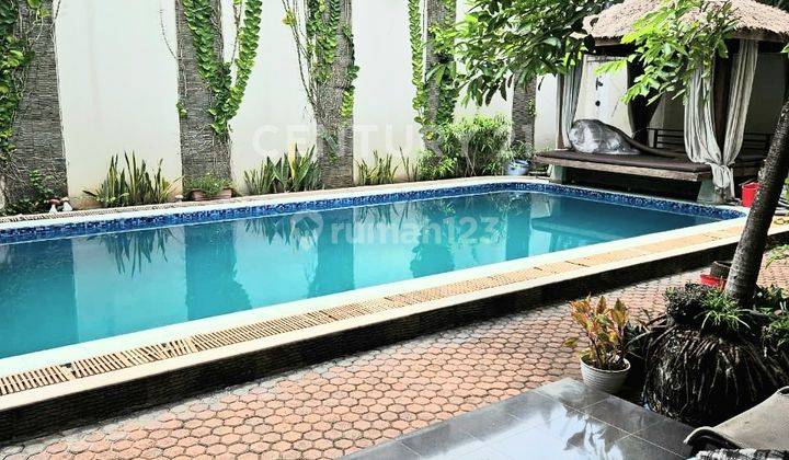 RUMAH HOEK MEWAH DI ALAM SUTERA DENGAN SWIMMING POOL 1