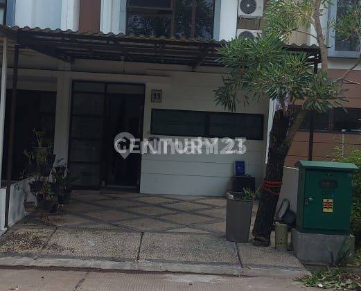 Rumah Full Furnished Depan Taman Dalam Komplek Lippo Cikarang  1