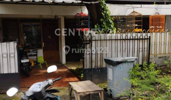 RUMAH JOHAR BARU DKT PS JOHAR BARU  DEPAN TAMAN  1