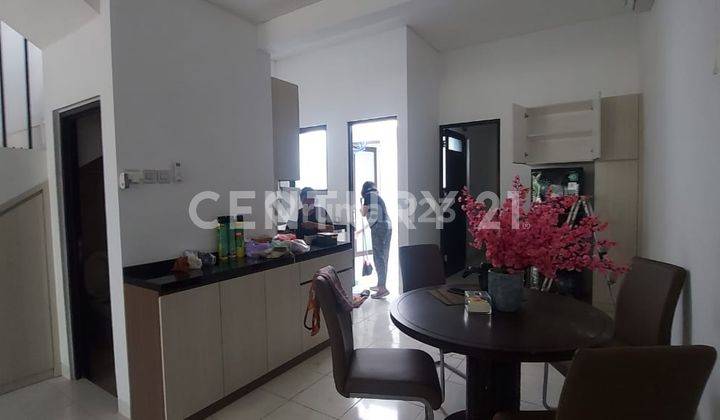 Rumah Full Furnished Depan Taman Dalam Komplek Lippo Cikarang  2