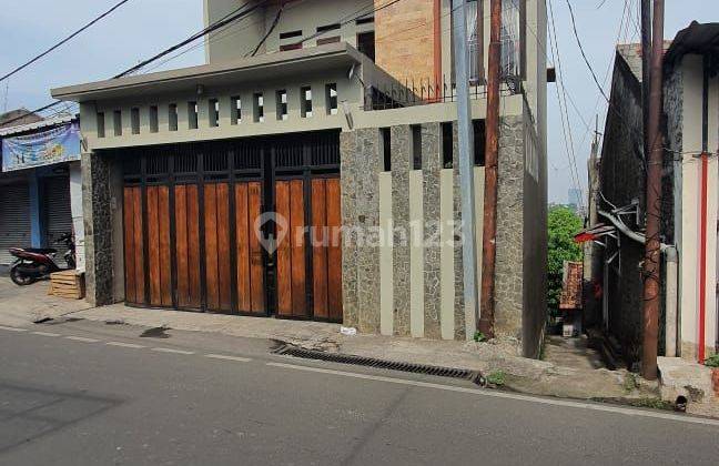 Rumah 2 lantai lengkap beserta furniture Rumah 2 Lantai SHM di Jalan pucung raya Timur Bagus 1