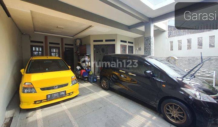 Rumah 2 lantai lengkap beserta furniture Rumah 2 Lantai SHM di Jalan pucung raya Timur Bagus 2