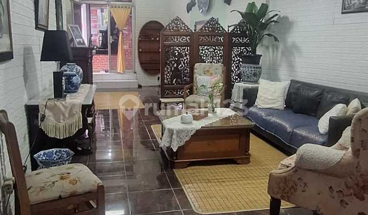 Dijual Rumah Komersial Strategis di Prapanca Raya - Cocok untuk Usaha, Harga di Bawah NJOP