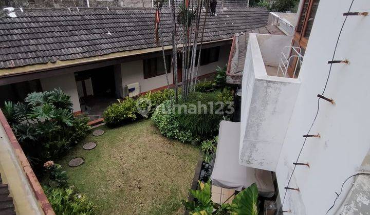 Jarang Ada Rumah Besar Hoek di Kawasan Elit Tubagus Ismail Ada 6 Kamar Kos 1