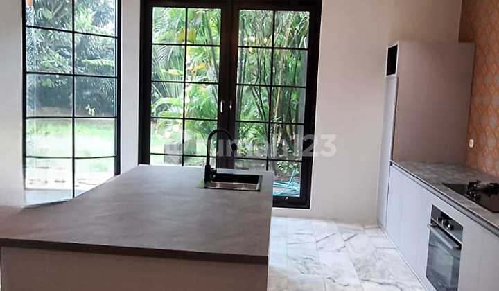 For Rent Luxury House in Pejaten - Strategic Location, Spacious Land, Suitable for Families & Expatriates