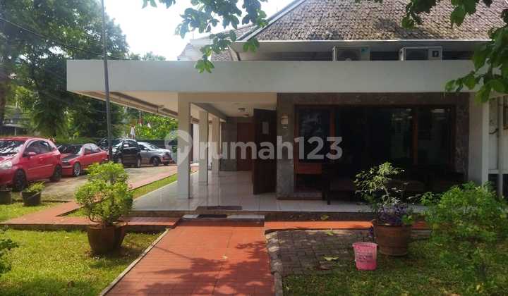 Disewakan Rumah Luas di Kebayoran Baru - Cocok untuk Kantor atau Restoran, Lokasi Strategis di Jl. Hang Lekir Disewakan Rumah Luas di Kebayoran Baru - Cocok untuk Kantor atau Restoran, Lokasi Strategis di Jl. Hang Lekir