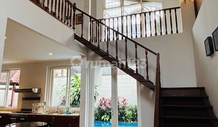 Disewakan Rumah Mewah dengan Kolam Renang – Lokasi Strategis Dekat MRT & French School 2
