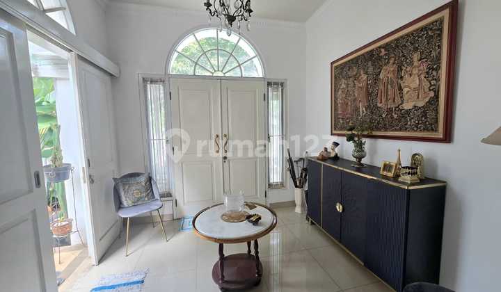 Rumah Cantik Terdiri dari 2 bangunan rumah dalam 1 sertifikat di Komplek Mewah Bona Indah