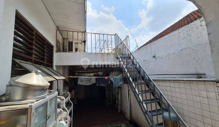 Rumah 2 Lantai Bagus Unfurnished SHM di Jl Kramat, Jakarta Pusat 2