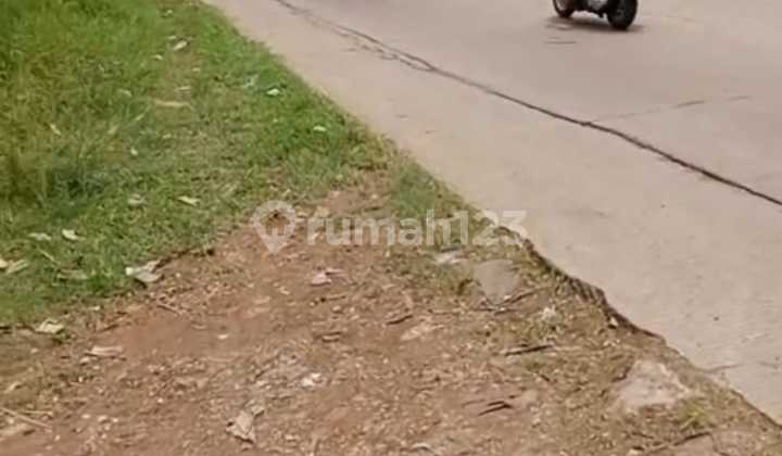 Land for rent on Mt Haryono Street, Setu Bekasi.