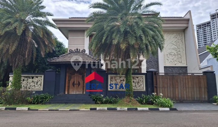 Rumah Mewah Hook 3 Lantai Harga Murah di Jakapermai Bekasi.