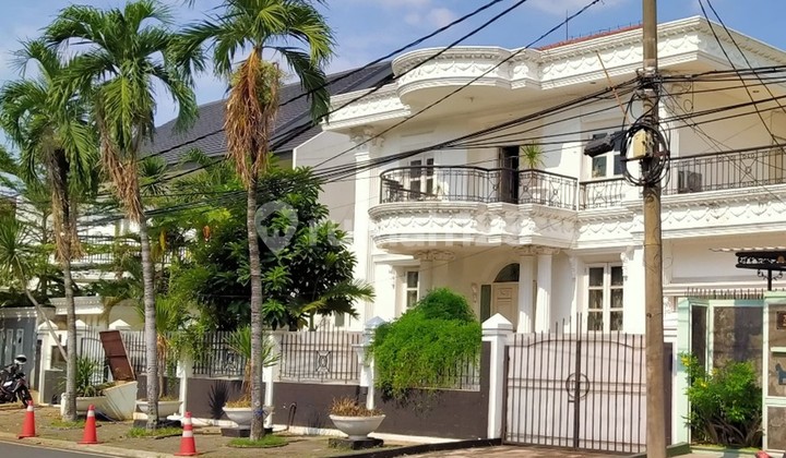 Affordable Luxury 2-Story House on Main Road in Pondok Indah, South Jakarta 2