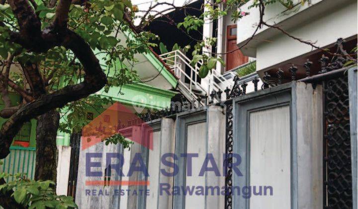 Rumah 2 Lantai Depan Taman Dijual Cepat Dan Murah di Malaka Country Jaktim 2