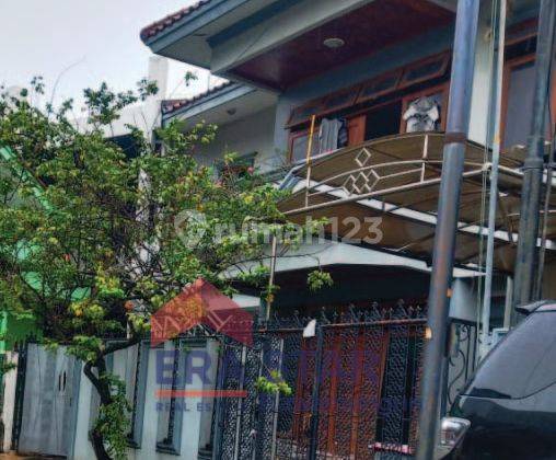 Rumah 2 Lantai Depan Taman Dijual Cepat Dan Murah di Malaka Country Jaktim 2