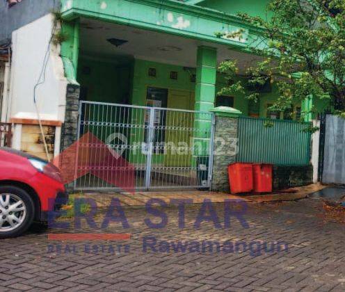 Rumah 2 Lantai Depan Taman Dijual Cepat Dan Murah di Malaka Country Jaktim 1