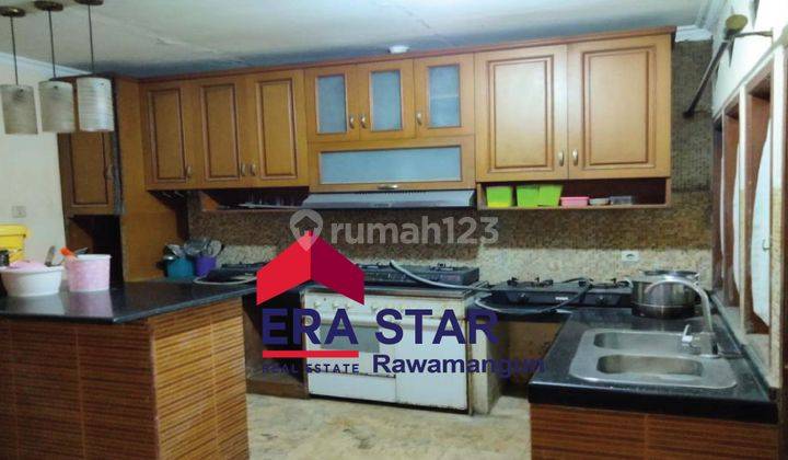 Rumah 2 Lantai Bagus Unfurnished SHM di Villa Nusa Indah 2