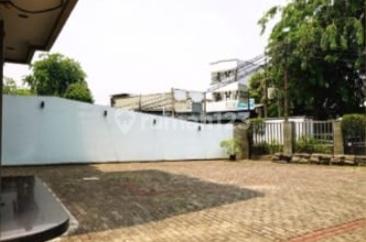 For Sale Strategic Shop House Ready to Use in East Jakarta