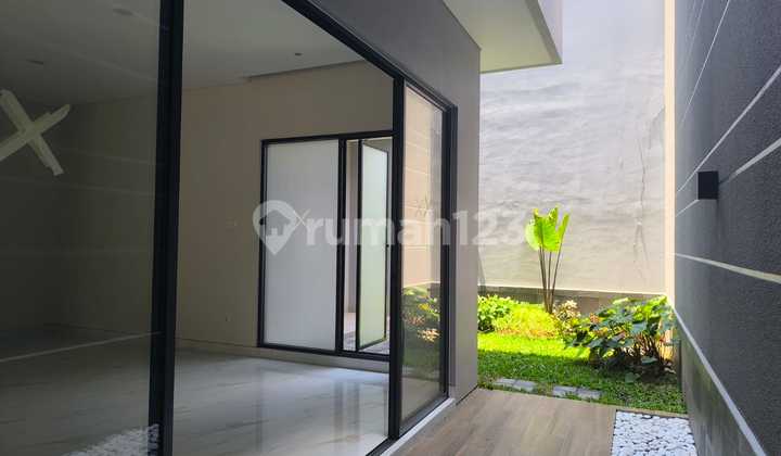Selling New Minimalist House Fresh in Graha Natura 1
