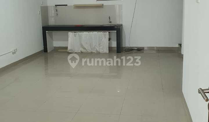 Rumah Terawat 2 Lantai Holis Regency Bandung 2