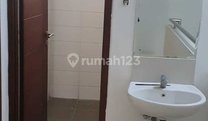 Rumah Terawat 2 Lantai Holis Regency Bandung