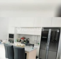 Rumah Mewah Full Furnished di Komplek Singgasana Pradana, Bandung 2