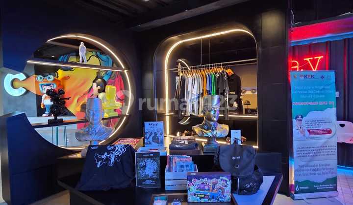 Ruang Usaha Strategis dengan View Kota Bandung Cocok untuk Kafe