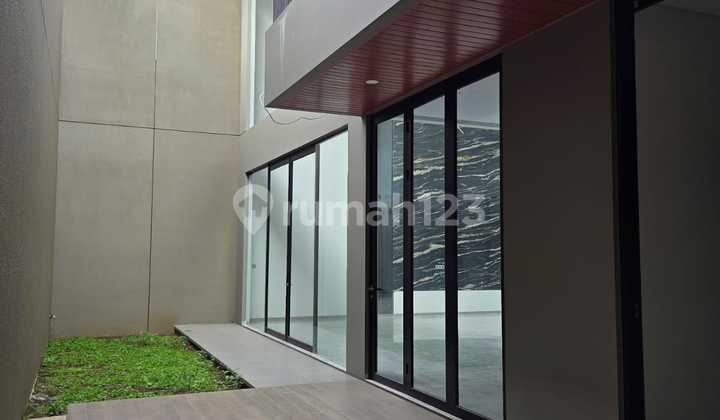 Rumah Mewah di Summarecon Xandari, Bandung Siap Huni & Ekslusif