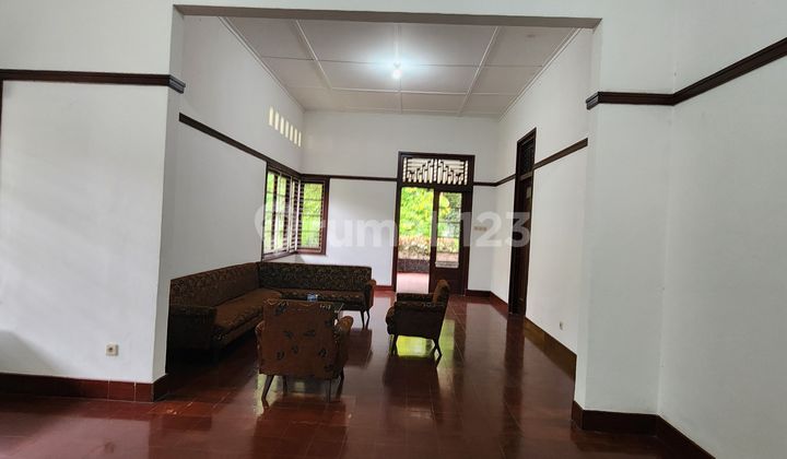 Rumah Lama, di Lokasi Prime di Menteng Rumah Lama, di Lokasi Prime di Menteng
