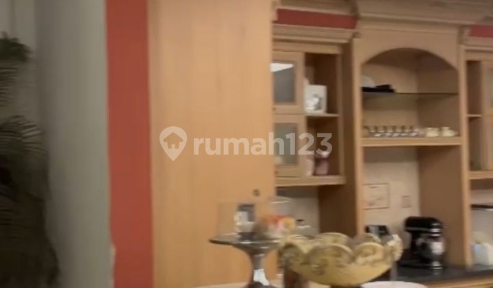 Jarang Ada!! Rumah dekat Taman Suropati Menteng, Jakarta Pusat 2