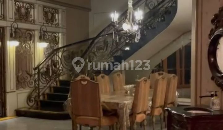 Jarang Ada!! Rumah dekat Taman Suropati Menteng, Jakarta Pusat