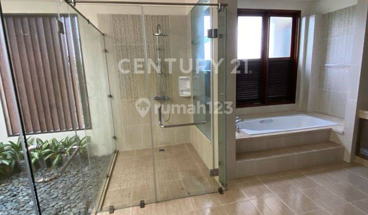 Rumah Semi Furnished Dengan Private Pool Di Kawasan Elite Pejaten 2