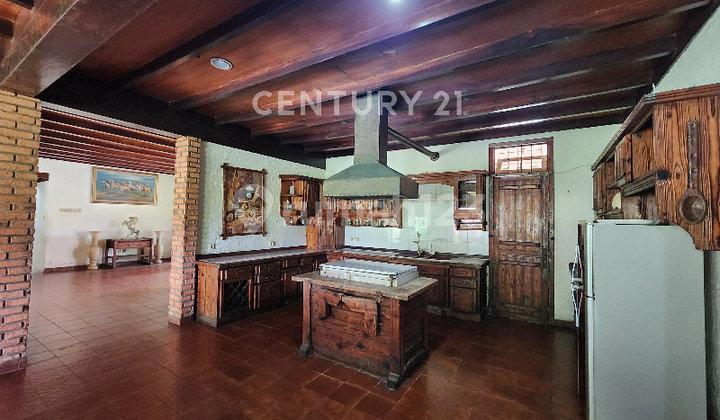 Villa Di Cipanas Cocok Untuk Rehat Bersama Keluarga.  2