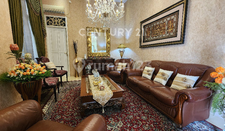 Rumah  Lama Klasik, Fully Furnished Siap Huni Di Cibubur, Depok