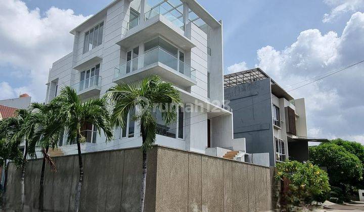 Dijual Rumah Hoek di Sunter 1