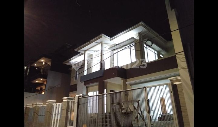 Nice House, Strategic Location, 2 Floors in Sunter 2