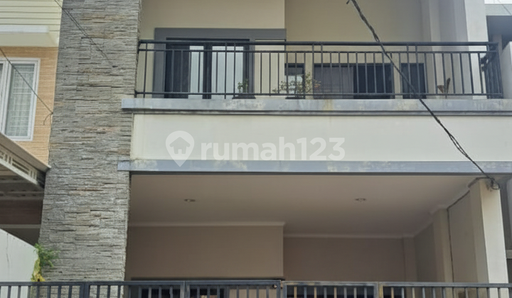 Nice House Strategic Location in Sunter