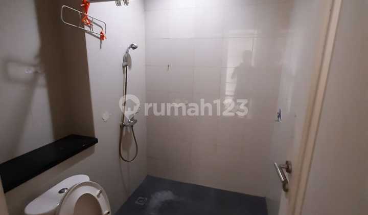 Good 3-Story House in Kelapa Gading 2