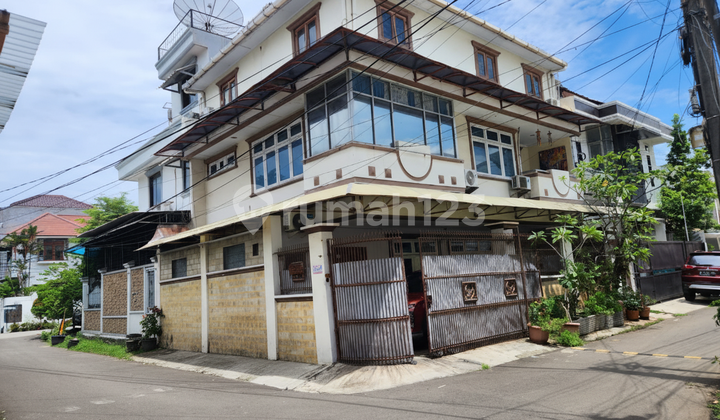 rumah hoek bagus lokasi strategis di sunter jakarta utara