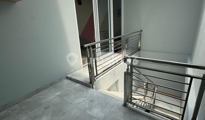 Rumah Bagus 3 Lantai di Kelapa Gading 2